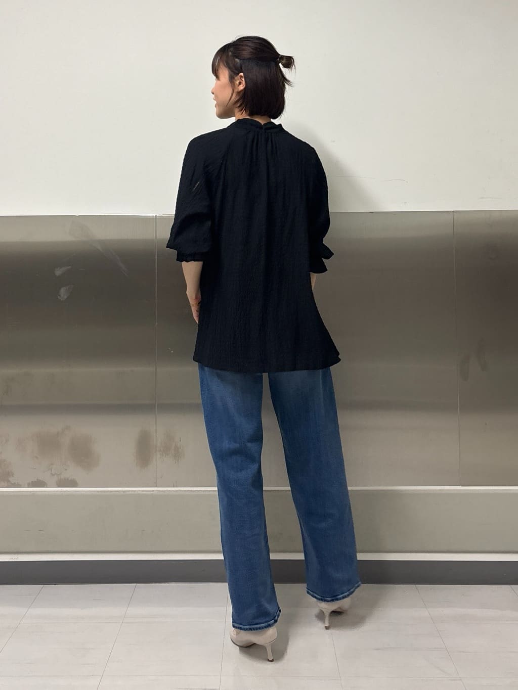 kanaeさんの「INDIVI｜【洗える／シャーリング素材】ボリューム袖エアリーブラウス」を使ったコーディネート