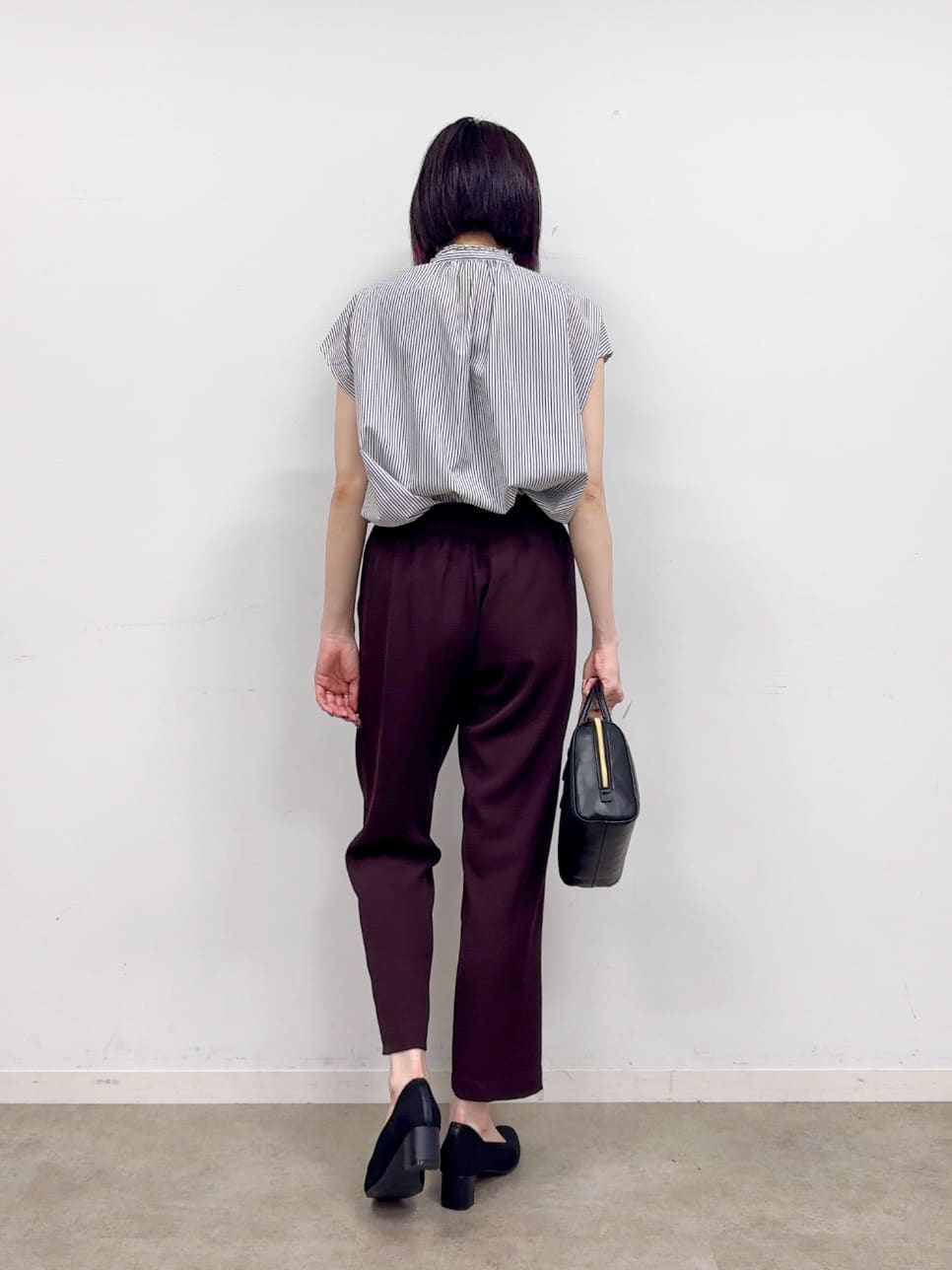 𝐜𝐡𝐢𝐤𝐚さんの「SHOO･LA･RUE｜【洗える/S-LL】プチフリル襟が女性らしい フレンチスリーブシャツ」を使ったコーディネート