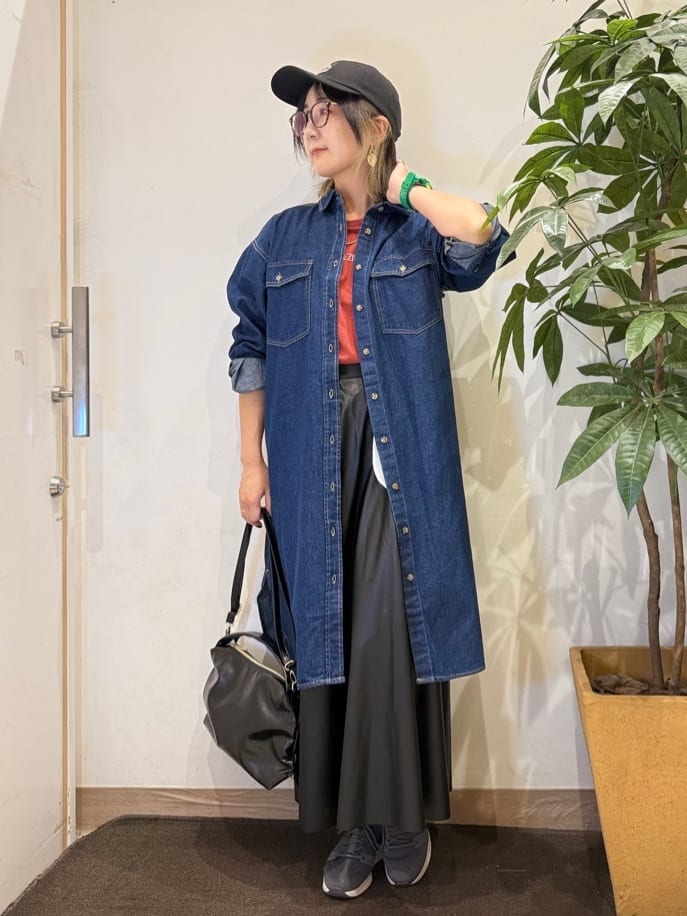 misakiさんの「SHOO･LA･RUE｜【S-LL】ロングシーズン活躍 デニムシャツワンピース」を使ったコーディネート