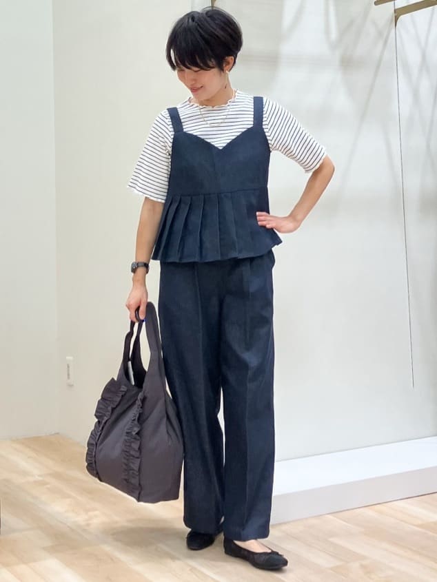 Keiさんの「grove｜【2点SET/体型カバー】夏から秋まで着まわせる！プリーツビスチェセットアップ」を使ったコーディネート