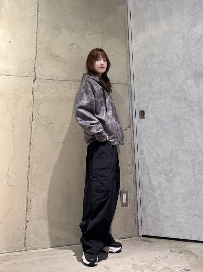 MIKAさんの「tk.TAKEO KIKUCHI｜ヴィンテージライクプリント ジップパーカー」を使ったコーディネート
