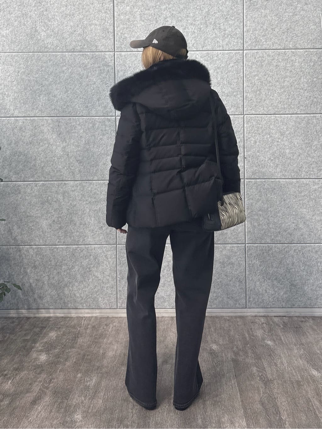 kotakiさんの「INDIVI｜【名品／撥水／抗菌防臭】ショート丈リサイクルダウンコート」を使ったコーディネート
