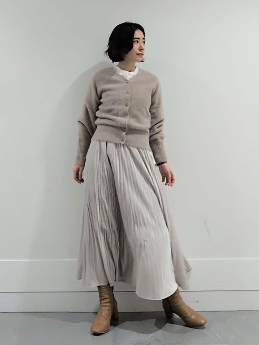 ミズタさんの「UNTITLED｜【日本製／通勤／フォーマル】カシミヤ混ノーカラーコート」を使ったコーディネート