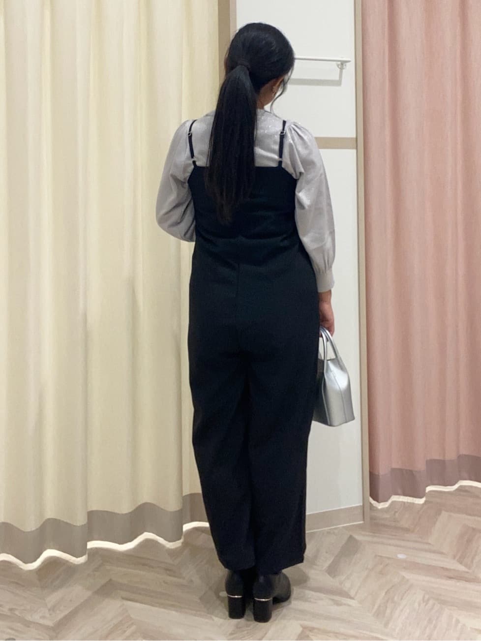 まちゃんなちゃんさんの「SHOO･LA･RUE｜【S-LL】大人カジュアルに ベアトップ風 キャミサロペット」を使ったコーディネート