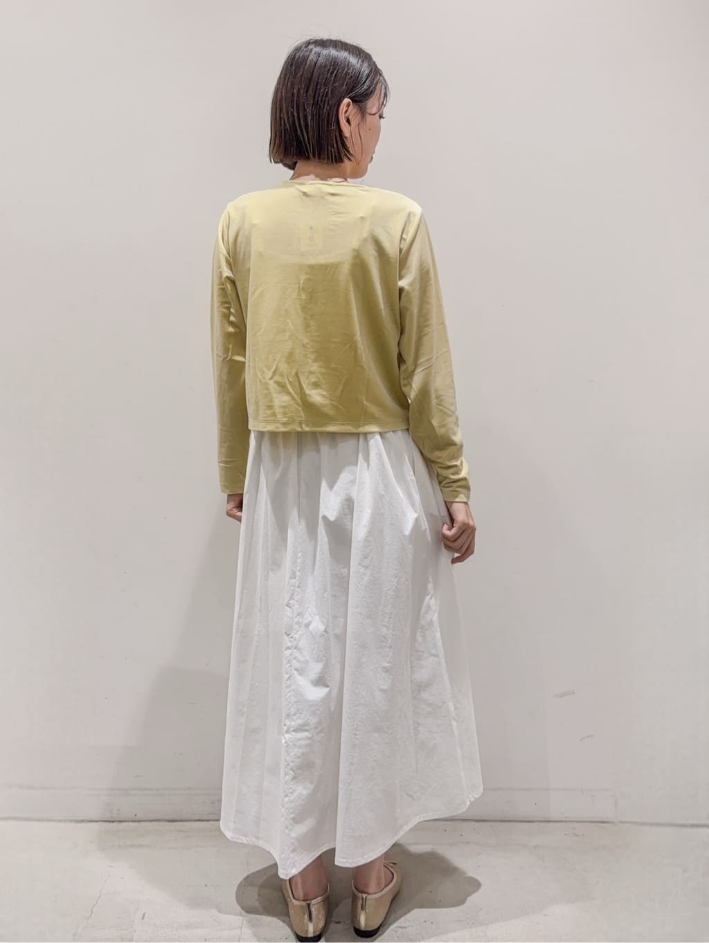 moさんの「OPAQUE.CLIP｜コットンライクフレアスカート【洗濯機洗い可】」を使ったコーディネート