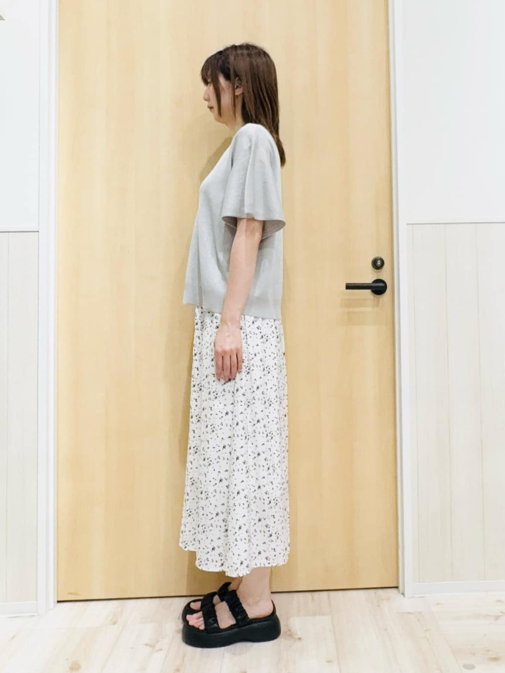Naさんの「SHOO･LA･RUE｜【S-LL】二の腕はカバーして魅せる フレアスリーブニット」を使ったコーディネート