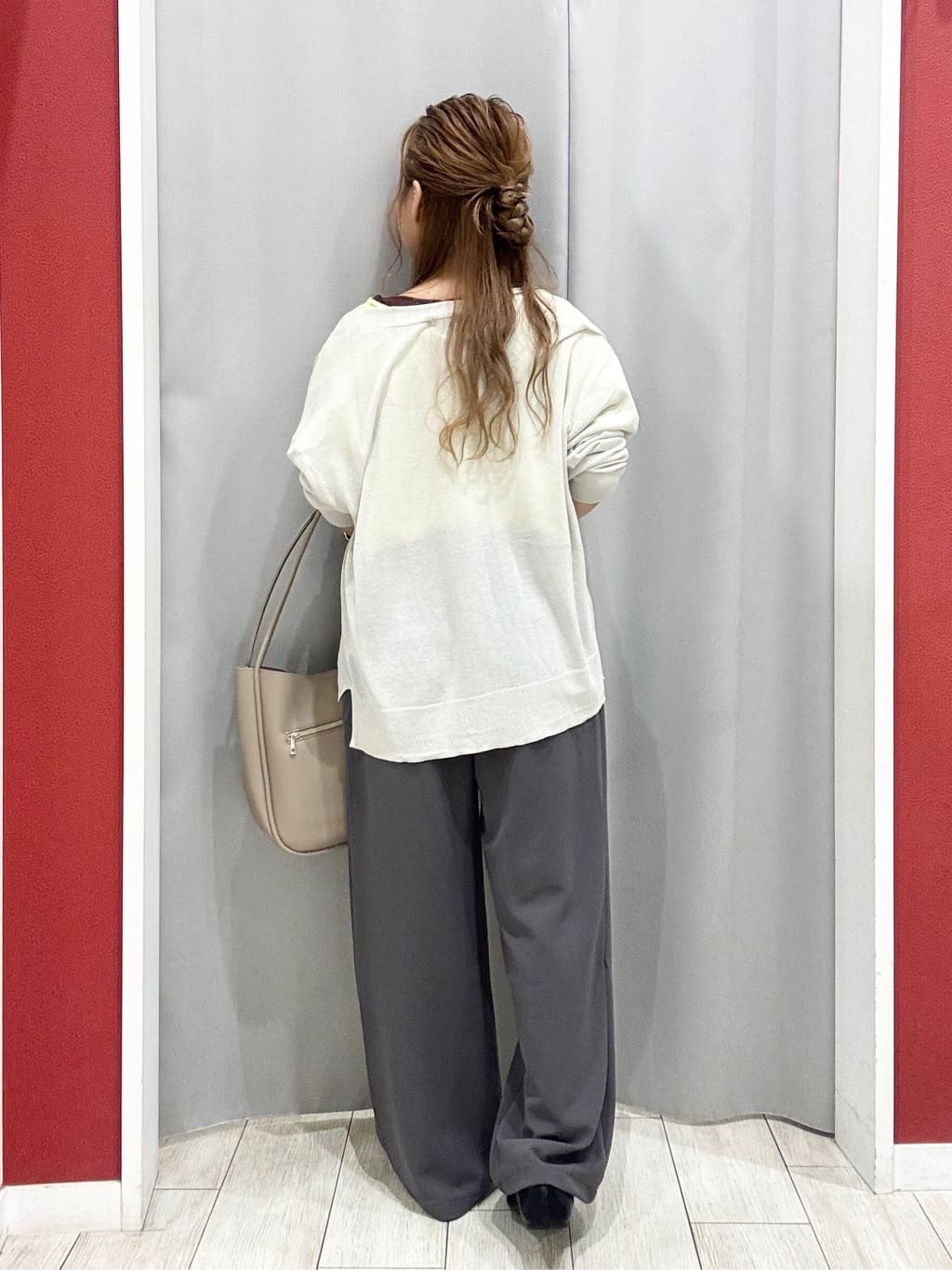 shioさんの「SHOO･LA･RUE｜【S-LL/UV/プチプラ】お袖タックで好印象 デザインTシャツ」を使ったコーディネート