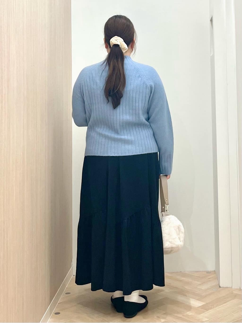 akariさんの「grove｜【洗える】バックリブ切替ニット」を使ったコーディネート