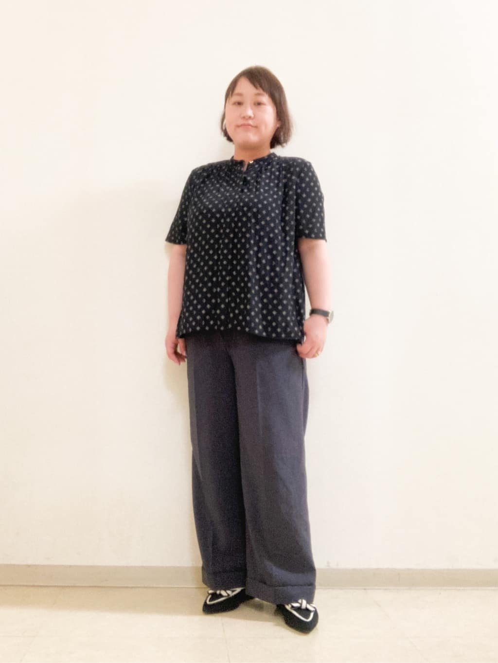 takedaさんの「UNTITLED｜【セットアップ可/リラクシー/通勤】スクエアジオメ柄ブラウス」を使ったコーディネート