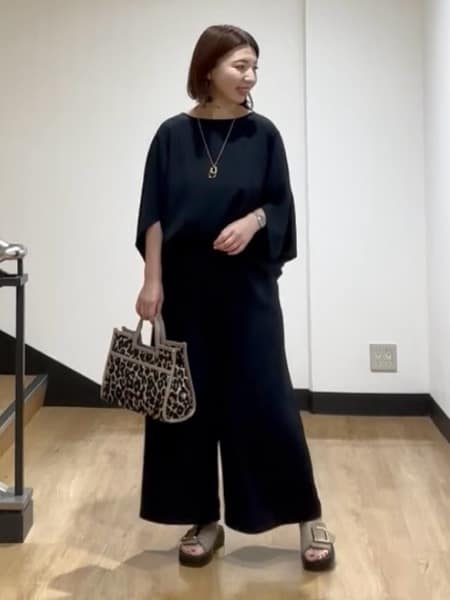 MIKIKOさんの「UNTITLED｜◆【セットアップ可/接触冷感/イージーケア/体型カバー】リラクミスト モモンガブラウス」を使ったコーディネート