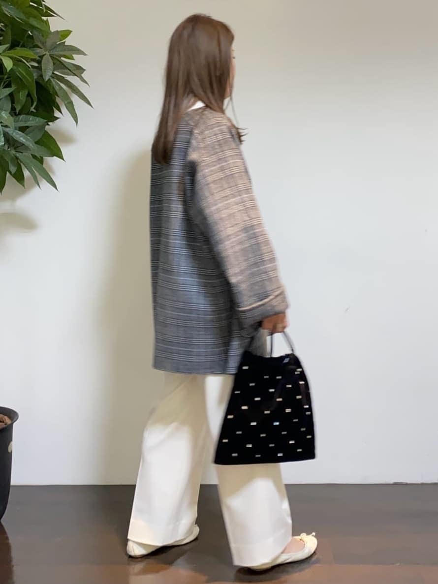 tomoさんの「UNTITLED｜ミニフェイクファーショルダー」を使ったコーディネート