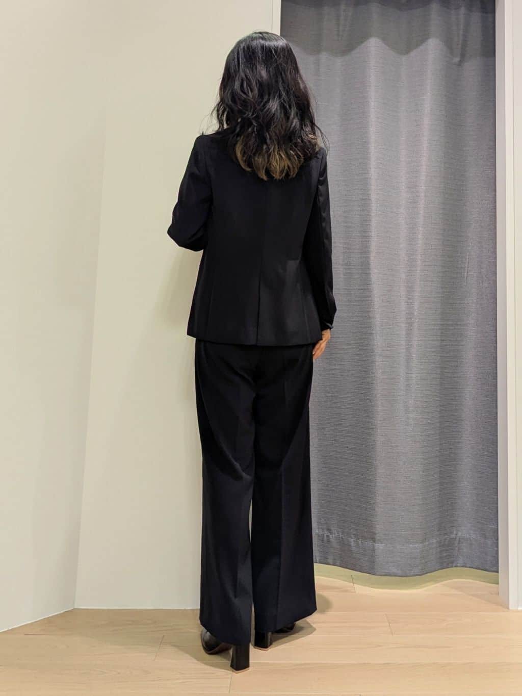 miiさんの「INDIVI｜【洗える／UVケア／スーツ】ストレッチワイドパンツ」を使ったコーディネート
