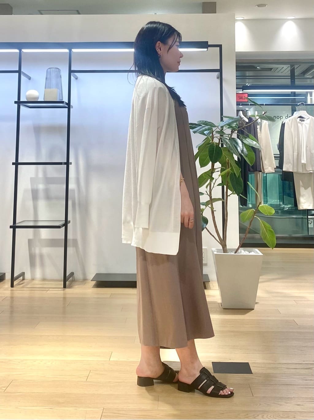 misakiさんの「INDIVI｜【洗える／前後2WAY】インナータンクトップ」を使ったコーディネート
