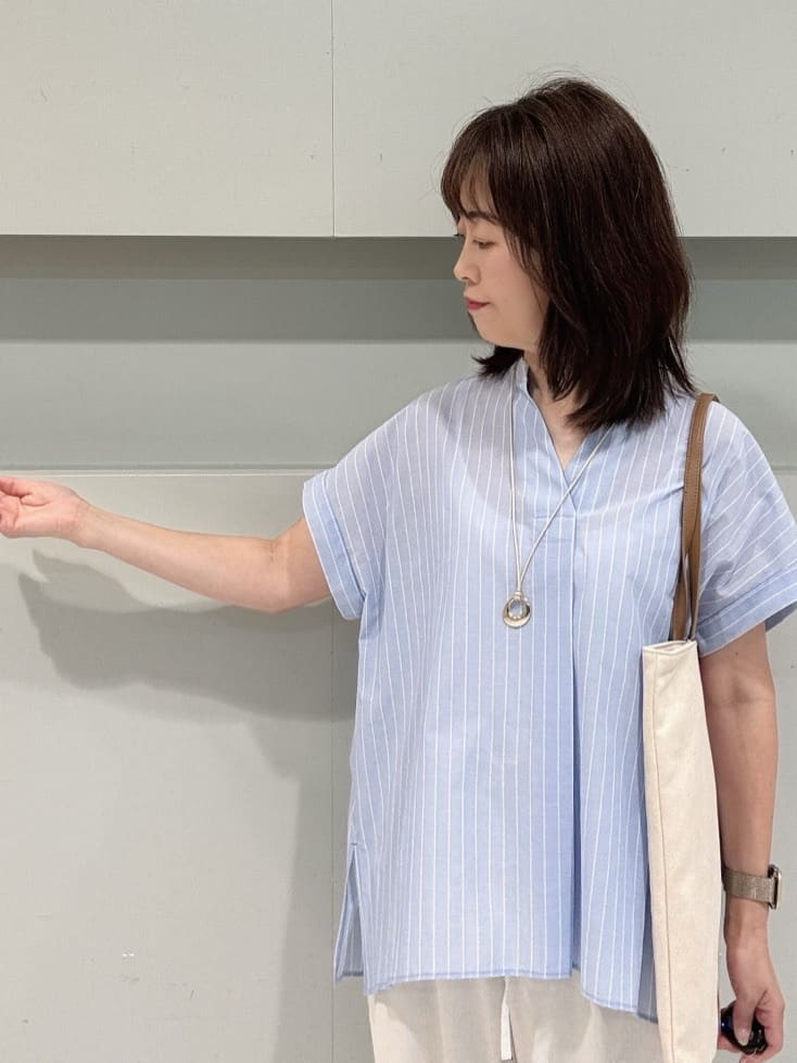makiさんの「UNTITLED｜【洗える/スキッパー】フレンチスリーブシアーブラウス」を使ったコーディネート