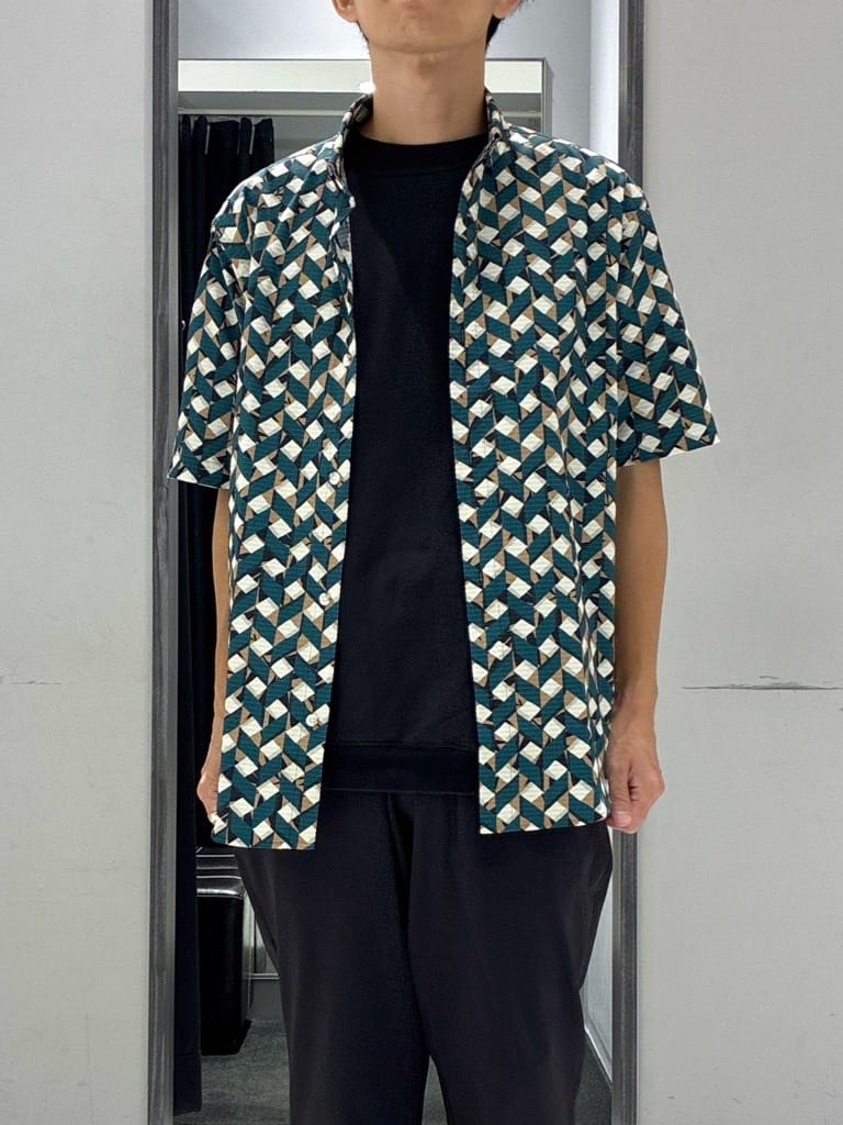 わいずみさんの「TAKEO KIKUCHI｜【COOL CITY WEAR】籠目アート柄 サッカーシャツ /通気性」を使ったコーディネート