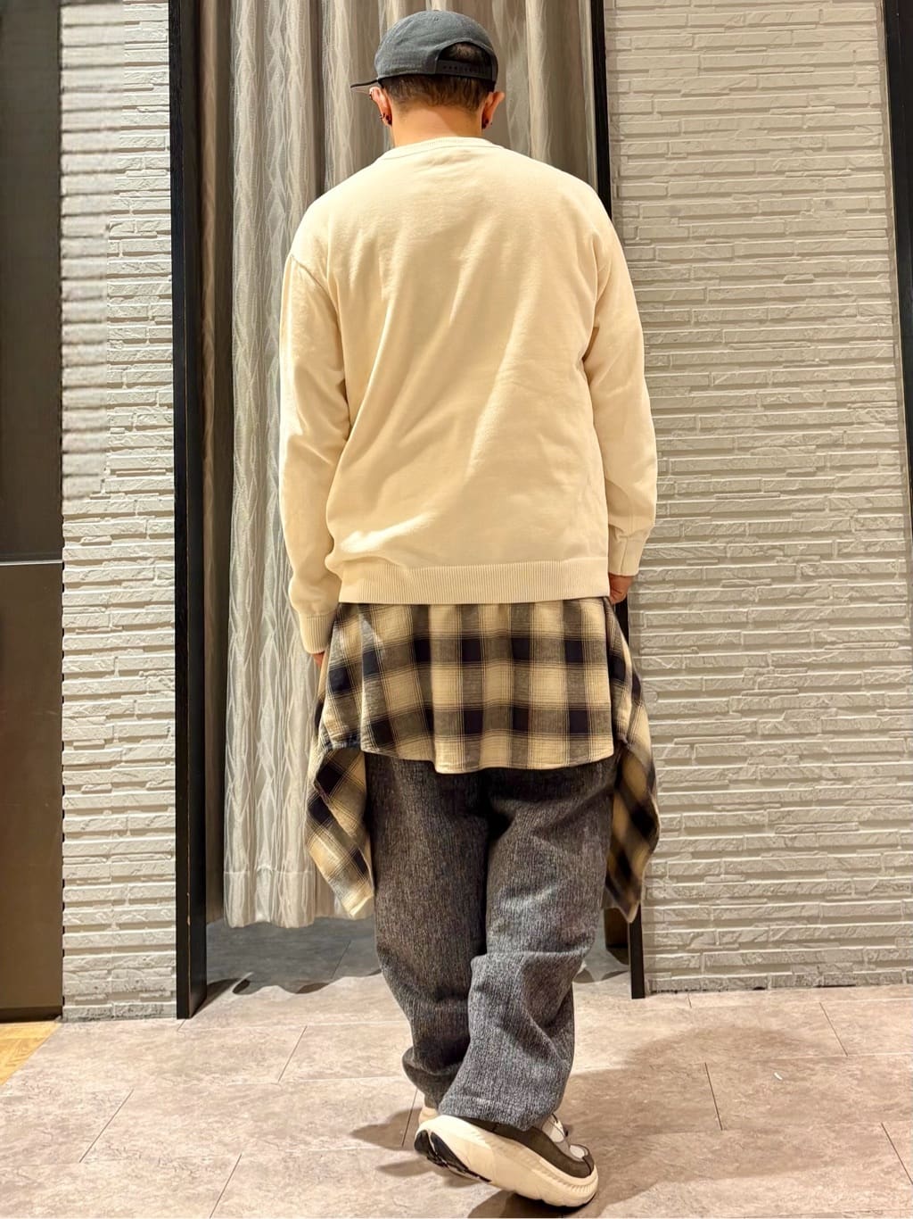 Pーyamaさんの「THE SHOP TK｜【触れるたびに心地良い】ライトモールニット　洗濯機OK/ユニセックスでおすすめ！」を使ったコーディネート