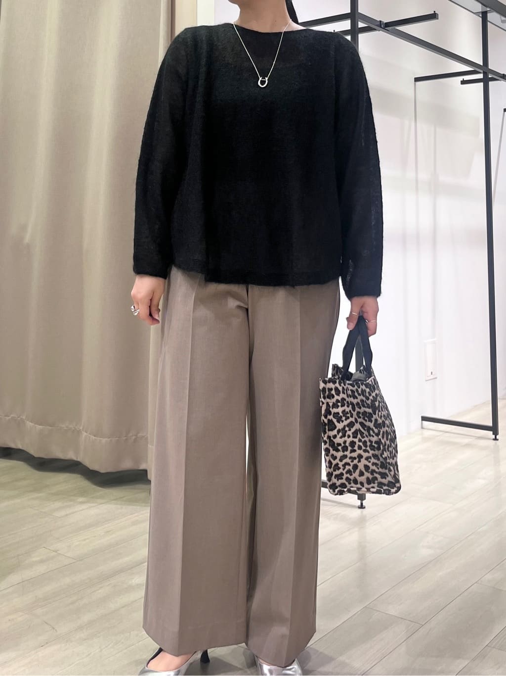 hasuさんの「INDIVI｜【キッドモヘヤ素材】ラウンドヘムニット」を使ったコーディネート