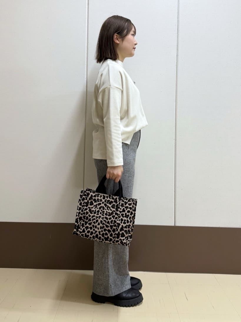 Rikoさんの「INDIVI｜【SETUP可能／洗える／UVケア】ライトジャージ ボトルネックトップス」を使ったコーディネート