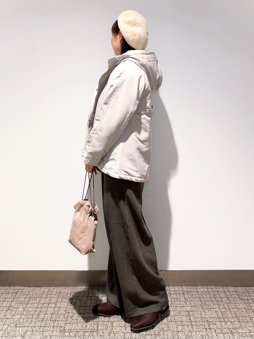 みーさんの「grove｜サス付きセンタープレスワイドパンツ」を使ったコーディネート