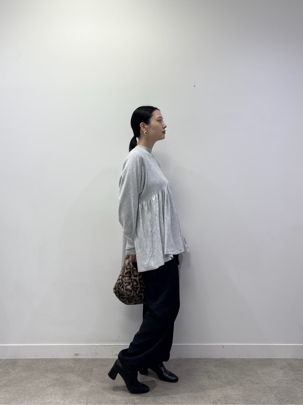 ayanoさんの「INDIVI｜【再入荷】ペプラムハイネックニット」を使ったコーディネート