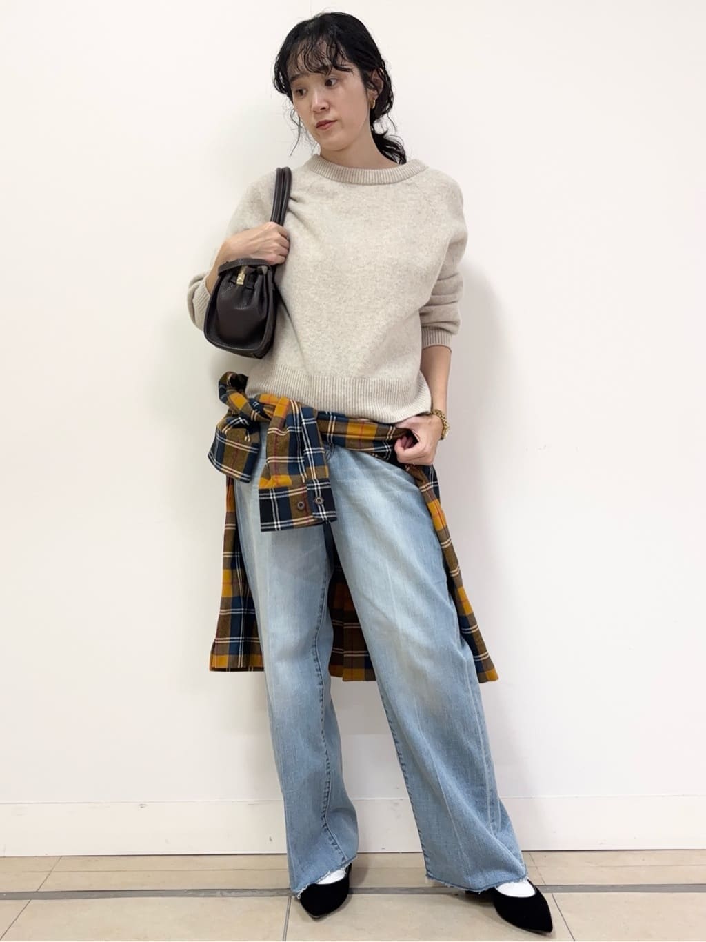 YOKOTAさんの「DRESSTERIOR｜センタープレス ワイドストレートデニム」を使ったコーディネート