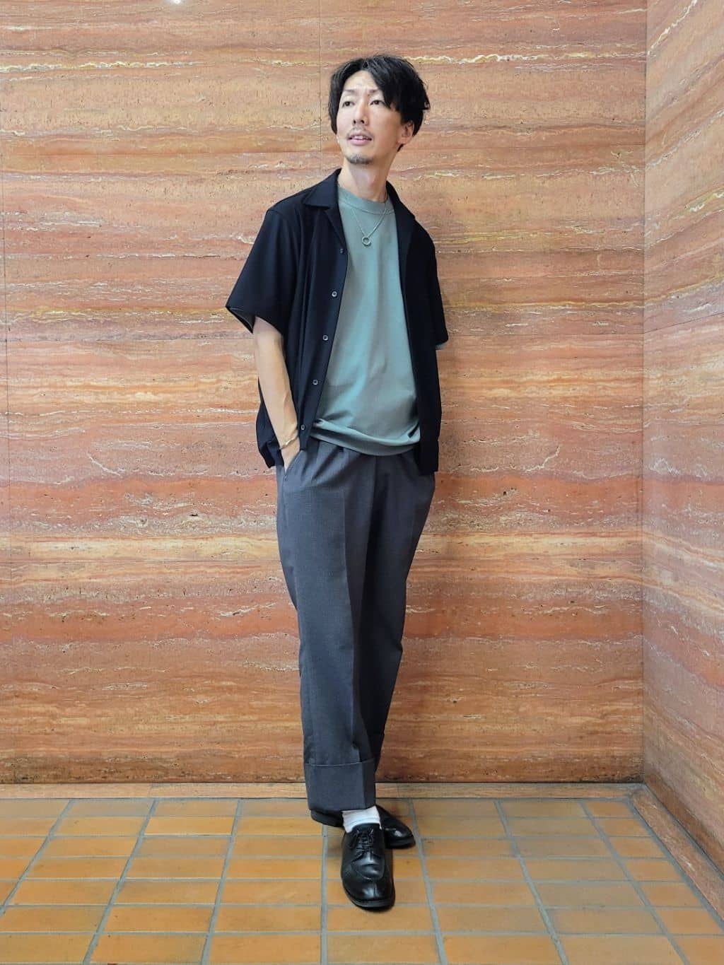 piroyaさんの「TAKEO KIKUCHI｜【COOL CITY WEAR】エアートール オープンカラーシャツ /接触冷感・通気性」を使ったコーディネート