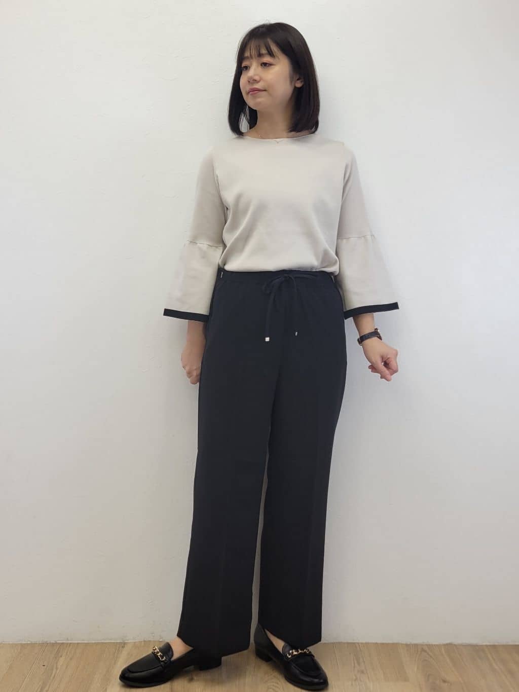 LISAさんの「OPAQUE.CLIP｜美脚イージーワイドパンツ【防シワ／洗濯機洗い可／抗ピル／ストレッチ】《丈が選べる／SS-LLサイズ／」を使ったコーディネート