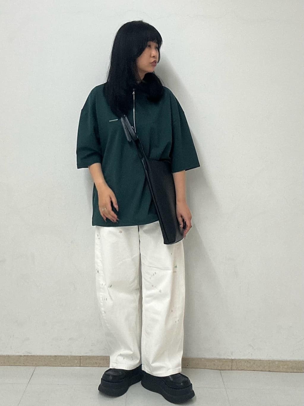 MANAさんの「tk.TAKEO KIKUCHI｜バレルシルエットパンツ（デニム＆カラーパンツ）」を使ったコーディネート