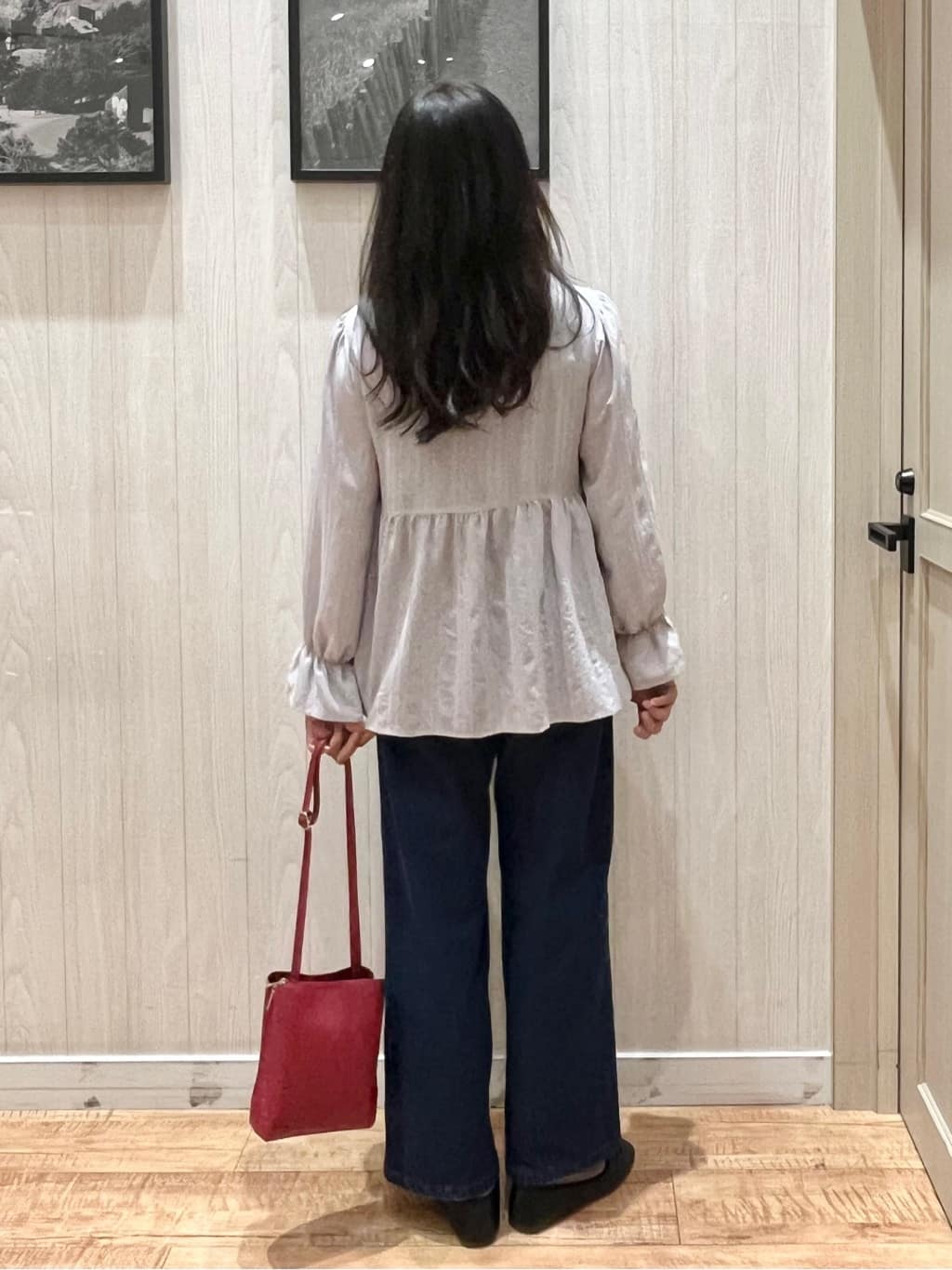 youさんの「SHOO･LA･RUE｜【S-LL】大人フェミニン ペプラム風フリルブラウス」を使ったコーディネート