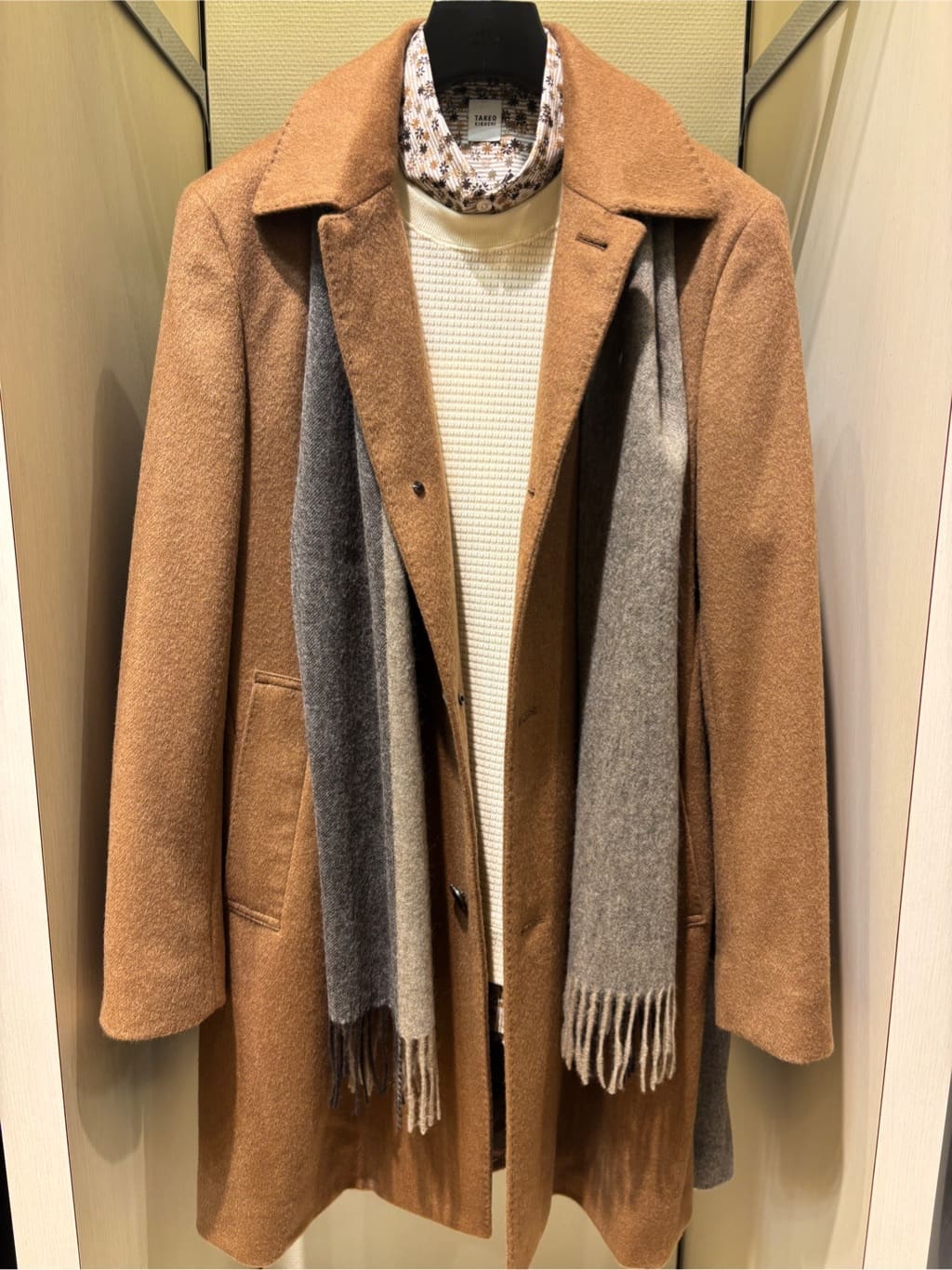 ヒナさんの「TAKEO KIKUCHI｜【洗えるカシミヤ】ピュアカシミヤ 4面パネルマフラー」を使ったコーディネート