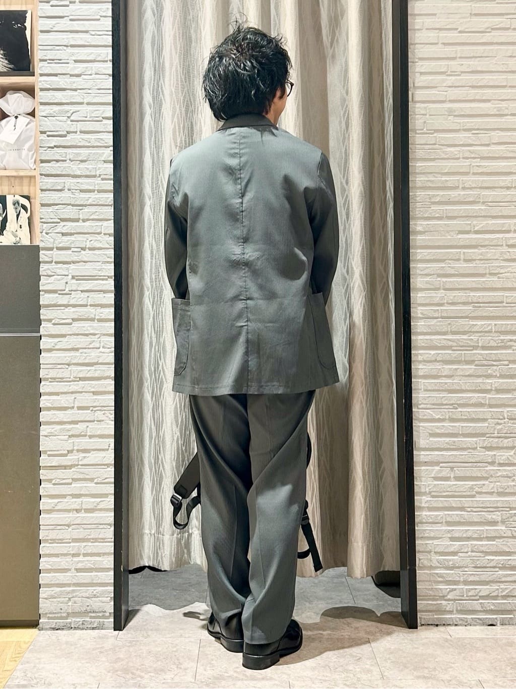 KENJI Iさんの「THE SHOP TK｜【Begin/ビギン10月号掲載】楊柳スマートジャケット　軽量/洗濯機OK/セットアップ可」を使ったコーディネート