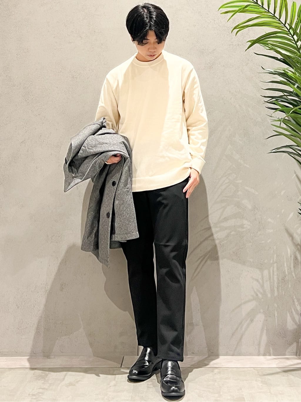 SHI-MAさんの「THE SHOP TK｜【触れるたびに心地良い】ライトモールニット　洗濯機OK/ユニセックスでおすすめ！」を使ったコーディネート