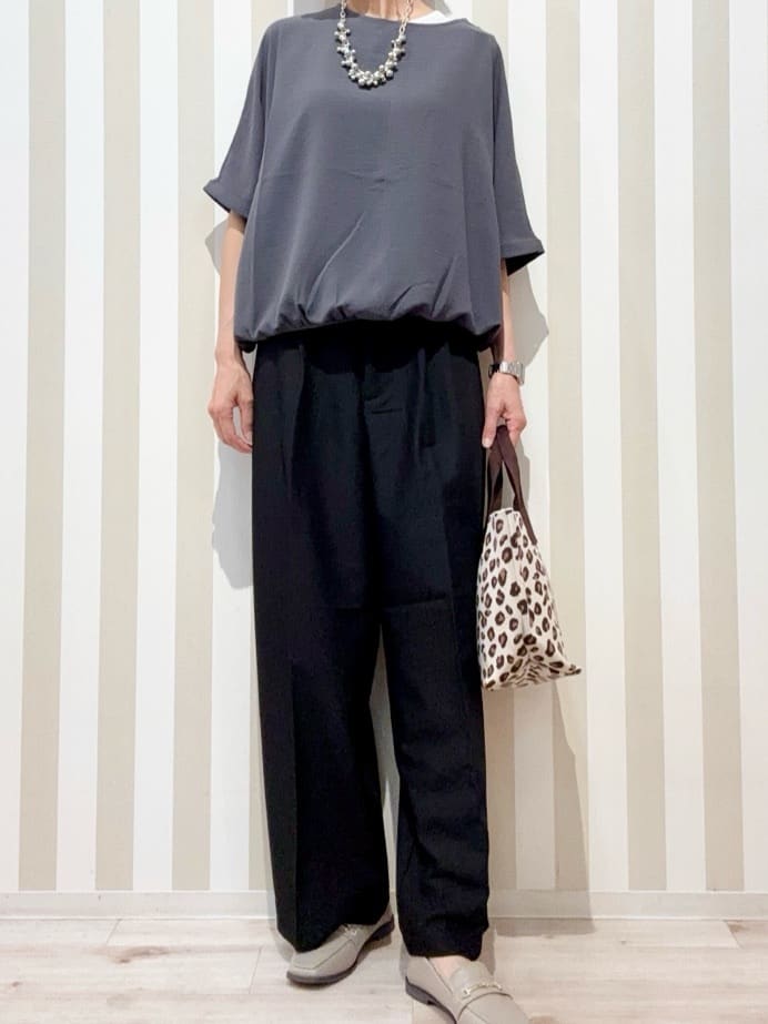 まつこさんの「SHOO･LA･RUE｜【洗濯後しわになりにくい】さらっとタッチの 5分袖ドルマンブラウス」を使ったコーディネート