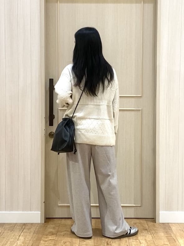ERIさんの「SHOO･LA･RUE｜【あったか/S-LL】ゆるっとリラクシーに イージーワイドパンツ」を使ったコーディネート