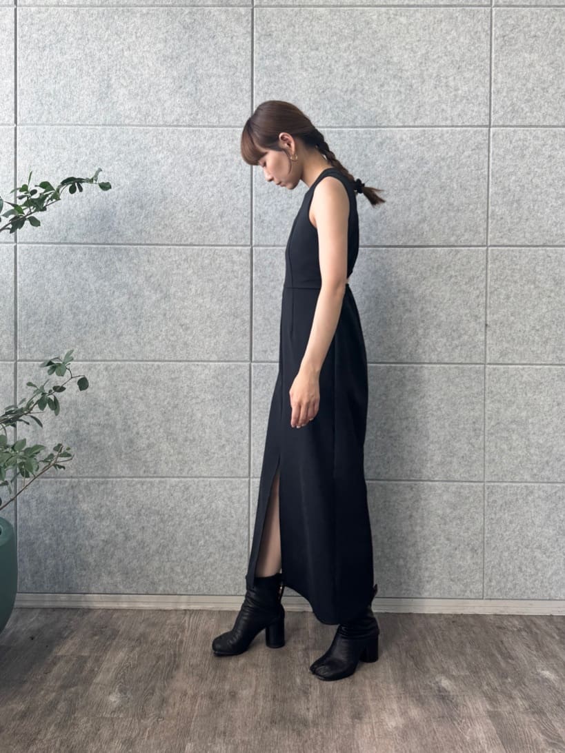 designer yukaさんの「CODE A｜slit jersey dress」を使ったコーディネート