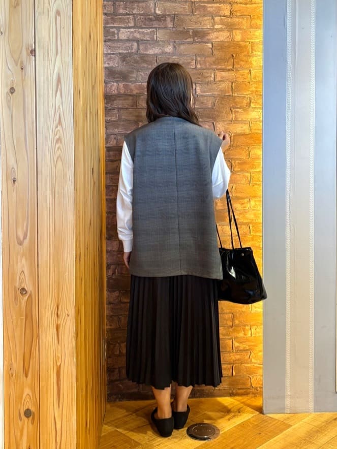 mieさんの「SHOO･LA･RUE｜【S-LL/セットアップ可/洗濯後しわになりにくい】ダブルベスト」を使ったコーディネート