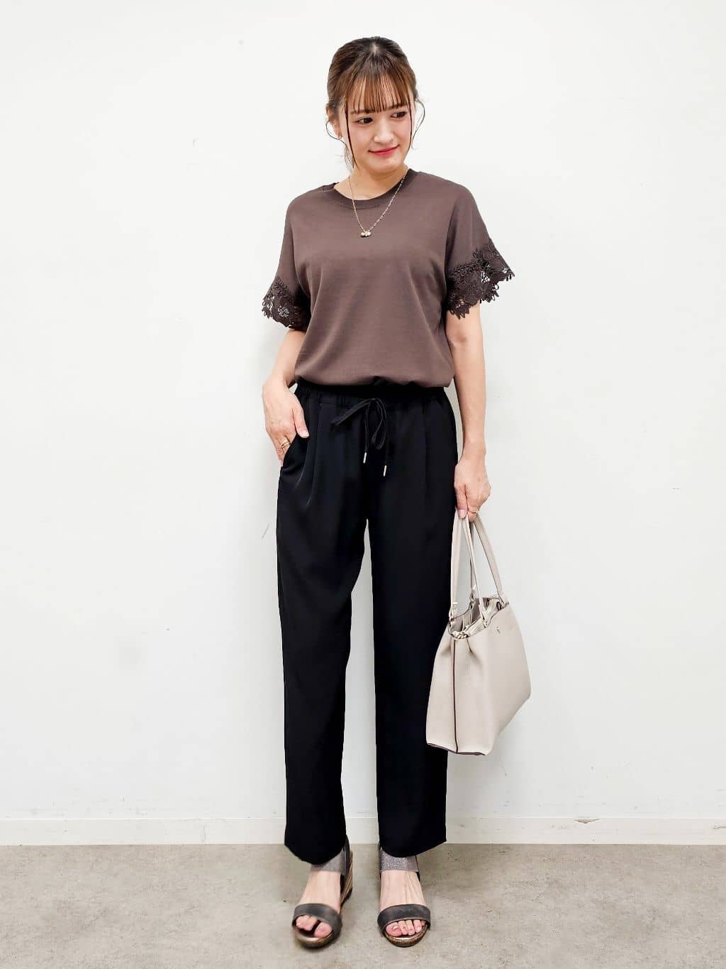 ゆゆさんの「SHOO･LA･RUE｜【S-LL/ひんやり/UV/】大人上品な お袖レースニット」を使ったコーディネート
