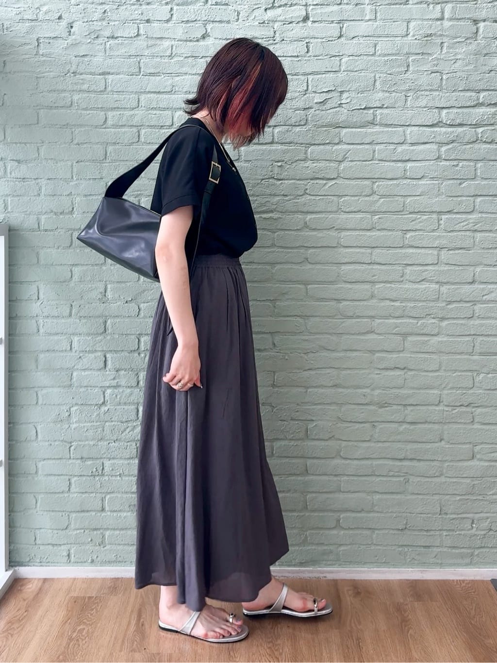 𝐜𝐡𝐢𝐤𝐚さんの「SHOO･LA･RUE｜【洗える/プチプラ】大人の抜け感をプラスする バンドカラーシャツ」を使ったコーディネート