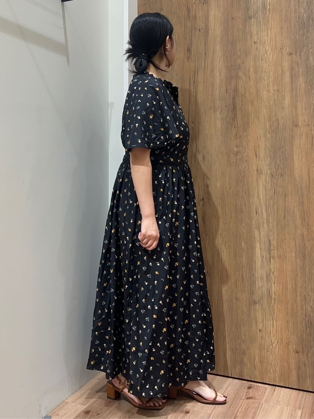 Reinaさんの「grove｜◆【細めのストラップでトレンド感◎】スリムストリングヒールサンダル」を使ったコーディネート