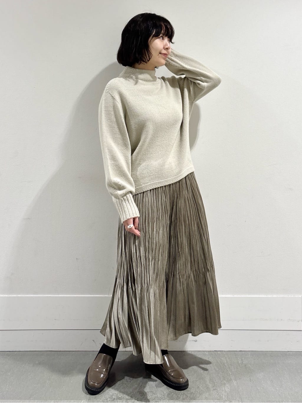 モエカさんの「UNTITLED｜【洗える】スポンディッシュ ボトルネックニット」を使ったコーディネート