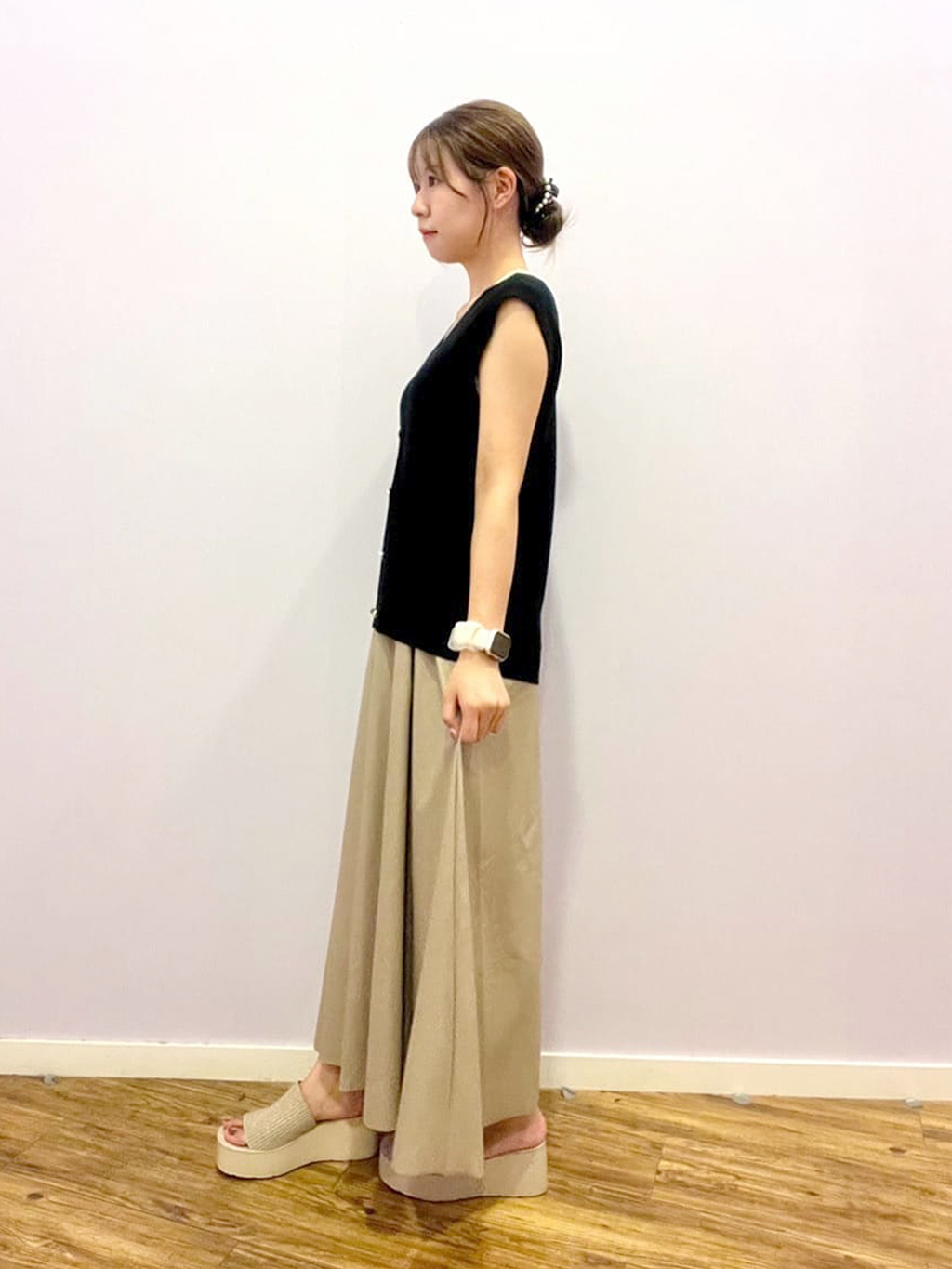 しいなさんの「SHOO･LA･RUE｜【S-LL】大人の抜け感 合皮フレアスカート」を使ったコーディネート
