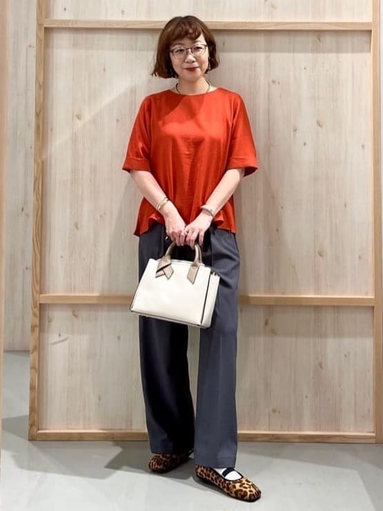 nakoさんの「THE SHOP TK｜麻調メッシュブラウス【二の腕カバー/洗える】」を使ったコーディネート