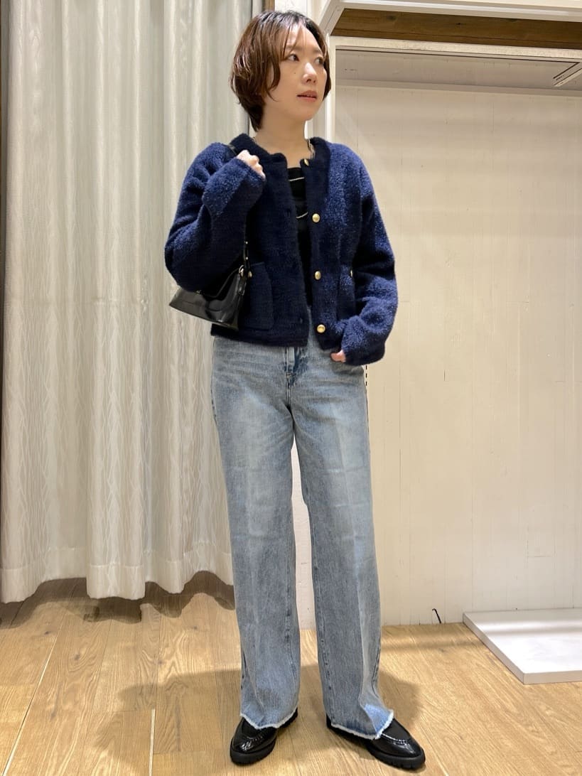 ga_riさんの「THE SHOP TK｜デニムフレアパンツ【洗濯機可】」を使ったコーディネート
