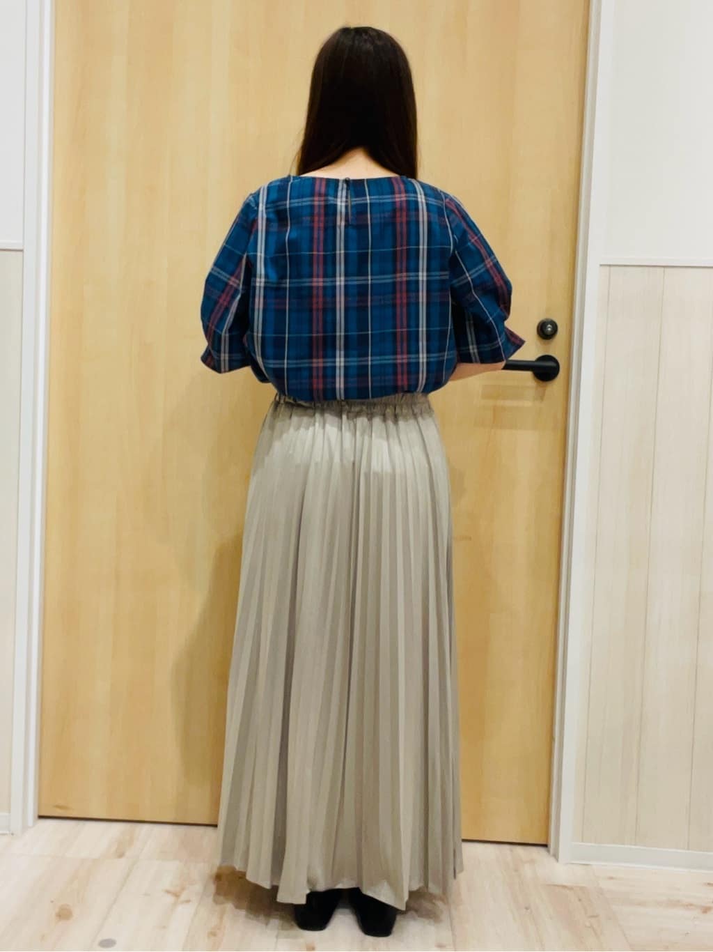 minamiさんの「SHOO･LA･RUE｜【S-LL/5分袖】お袖タックできれいに魅せる 大人のチェックブラウス」を使ったコーディネート