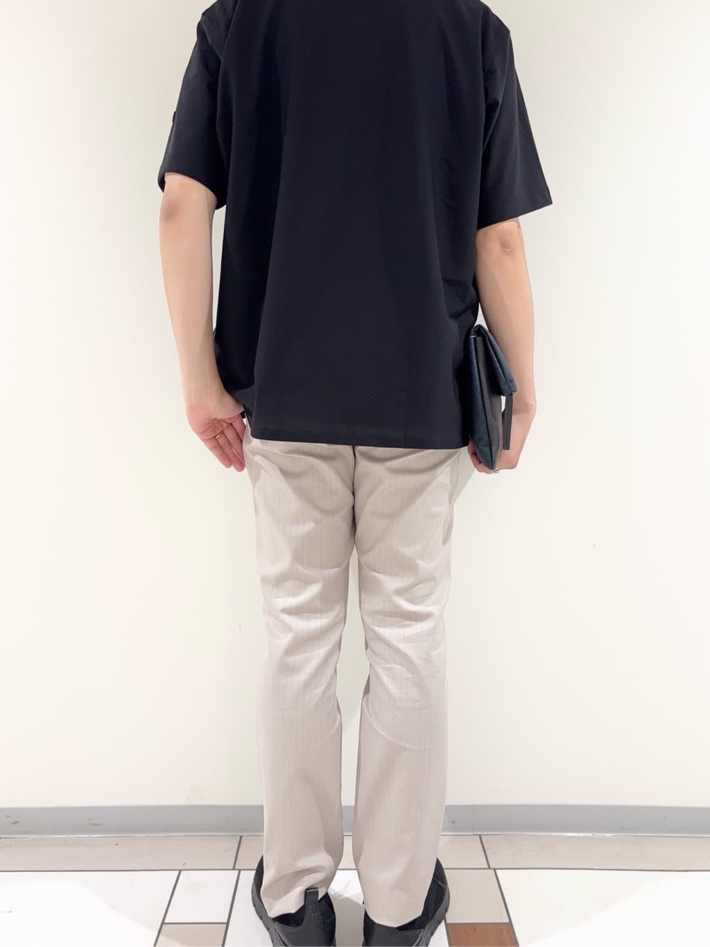 及川さんの「TAKEO KIKUCHI｜【COOL CITY WEAR】エアートール オープンカラーシャツ /接触冷感・通気性」を使ったコーディネート