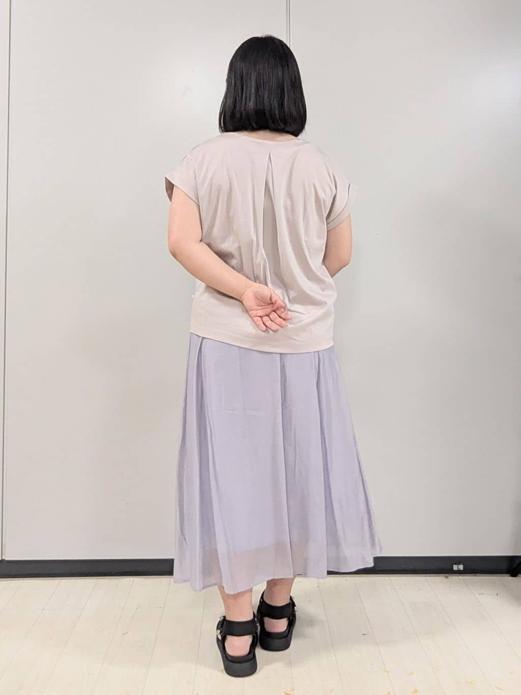 Nonさんの「index｜《S-3Lサイズ》サイドパール調ボタンボクシートップス【洗濯機洗い可／UVケア／接触冷感】」を使ったコーディネート