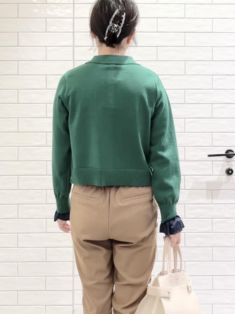 しおりさんの「OPAQUE.CLIP｜《SS-LLサイズ》ハイストレッチイージースティックパンツ【洗濯機洗い可】」を使ったコーディネート