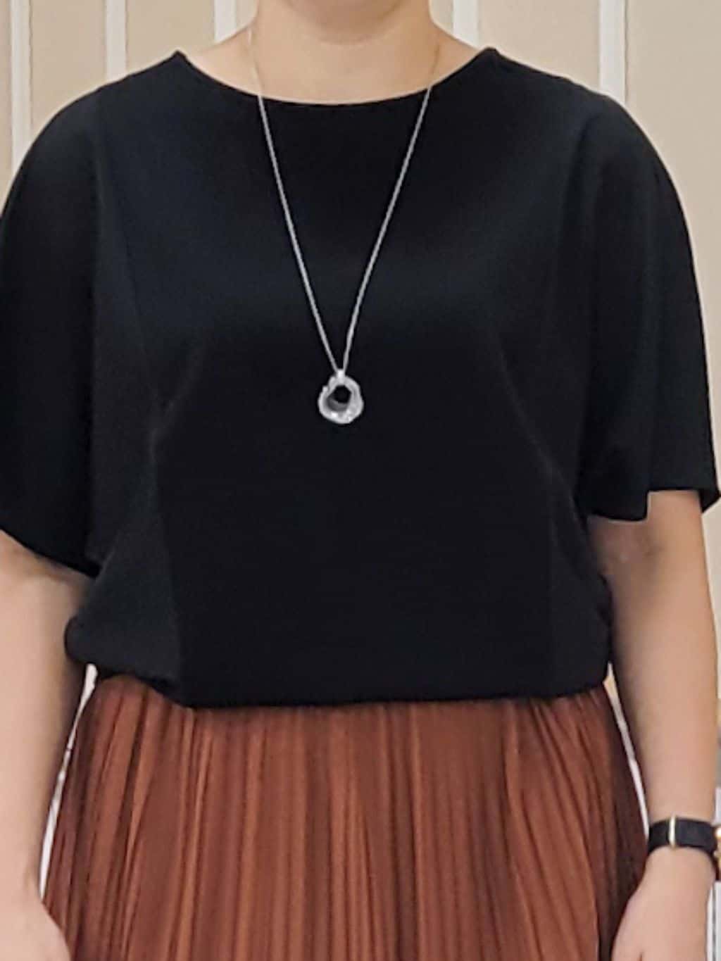 tomoさんの「COUP DE CHANCE｜【手洗い可】デニム風プリーツスカート」を使ったコーディネート