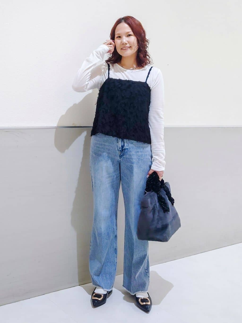 maruさんの「THE SHOP TK｜【後ろ姿もサマになる】ストライプ バックシャーリングシャツ/体型カバー/洗える」を使ったコーディネート