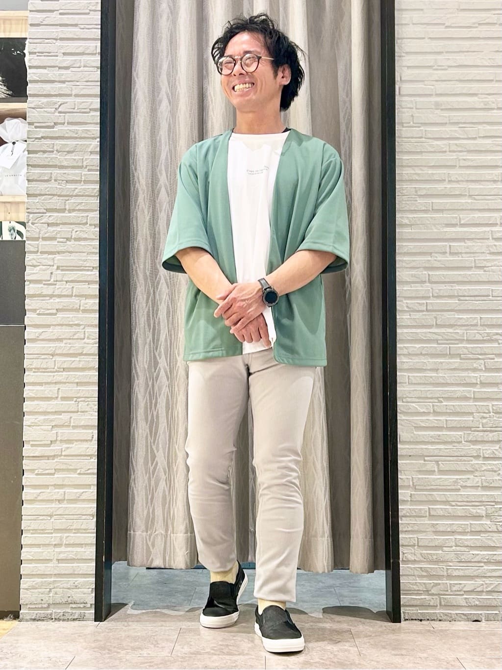 KENJI Iさんの「THE SHOP TK｜五分袖カーディガン+半袖Tシャツセットアイテム 洗濯機OK」を使ったコーディネート